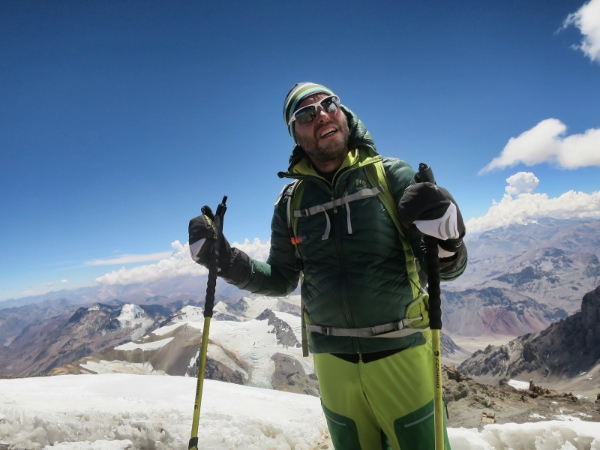 600px-nico-valsesia-aconcagua7000-fonte-Ferrino