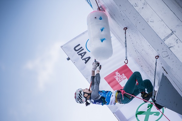 Shin_Woon_Seon_Ice_Climbing_WC_Rabenstein_21_01_2016